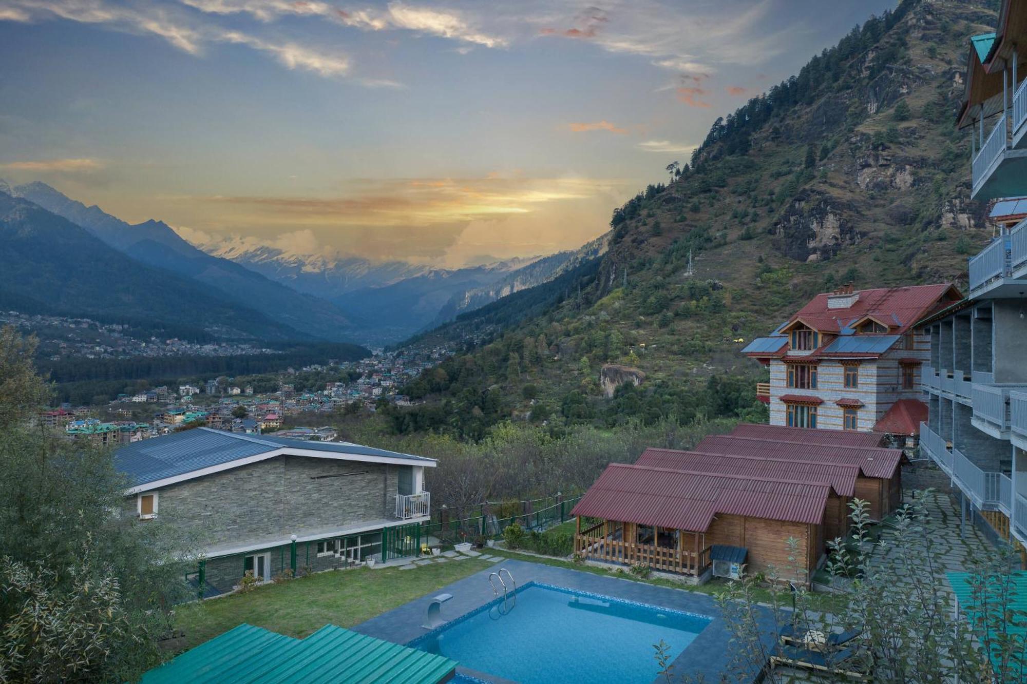 Echor Himalayan Heights Manali Hotel Buitenkant foto