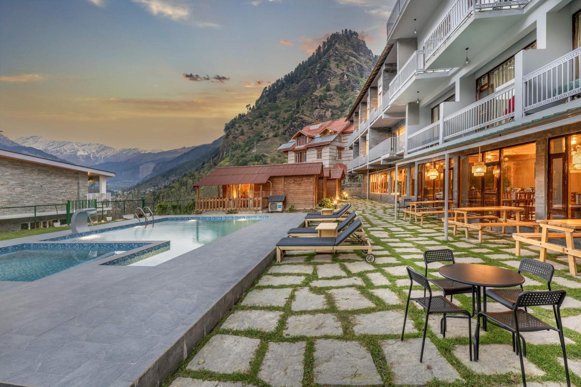 Echor Himalayan Heights Manali Hotel Buitenkant foto