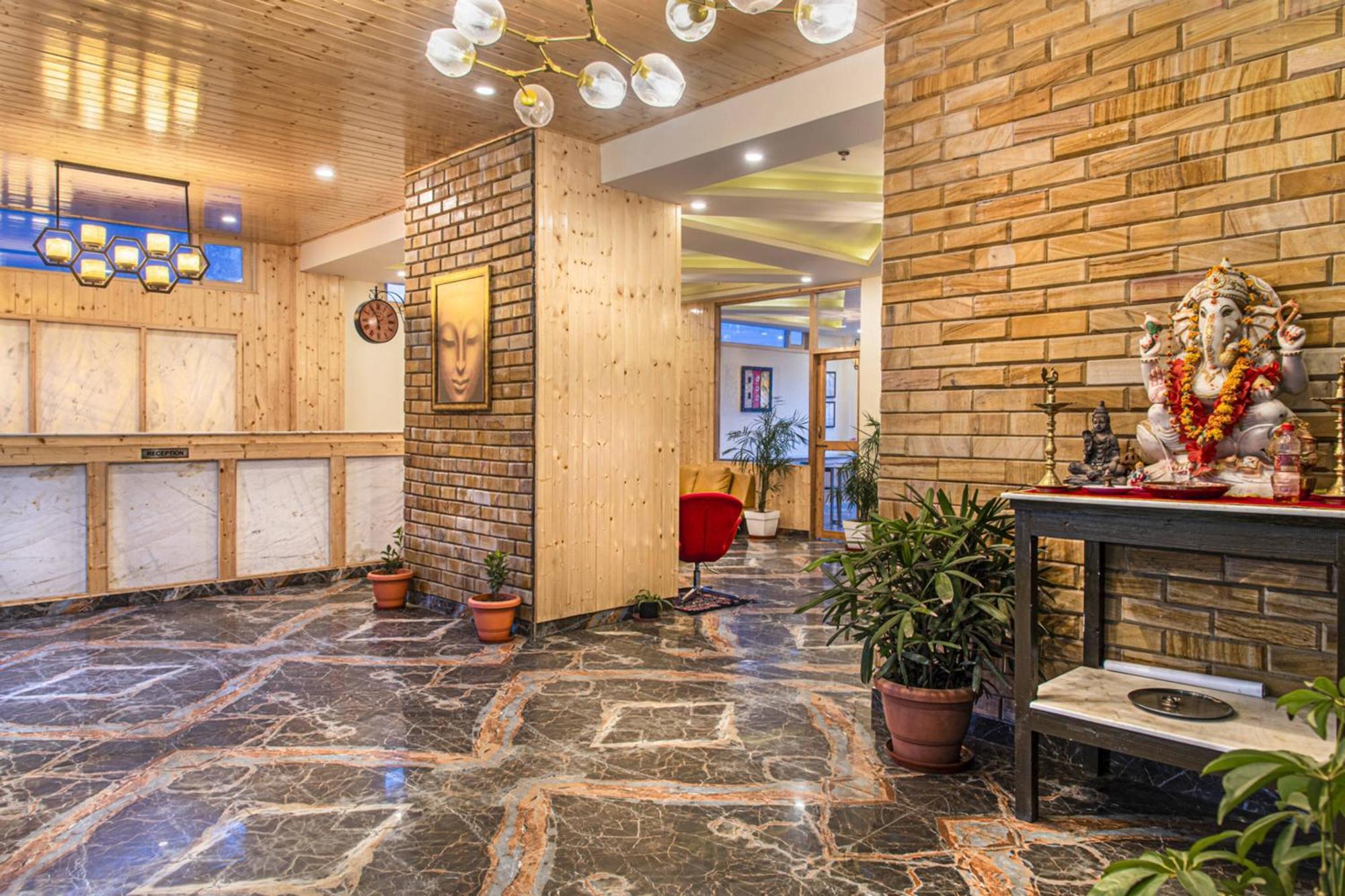 Echor Himalayan Heights Manali Hotel Buitenkant foto