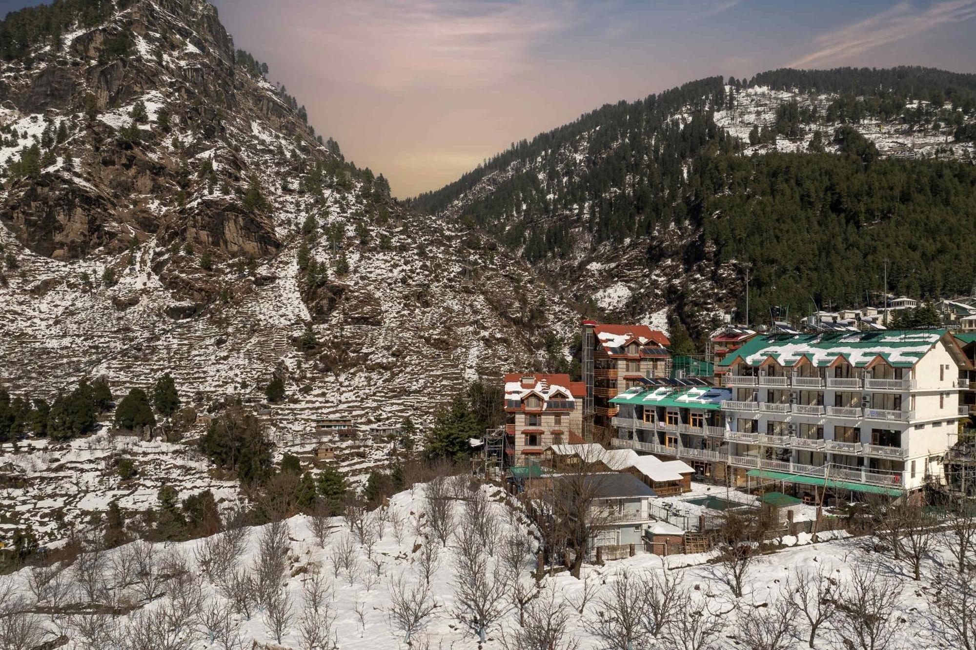 Echor Himalayan Heights Manali Hotel Buitenkant foto