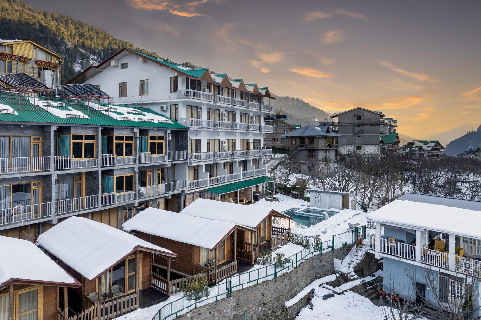 Echor Himalayan Heights Manali Hotel Buitenkant foto