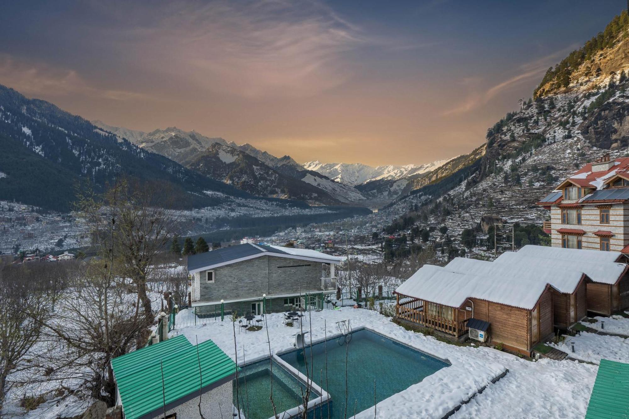 Echor Himalayan Heights Manali Hotel Buitenkant foto