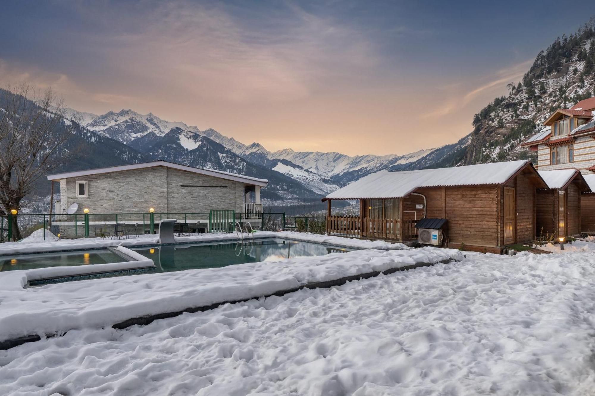 Echor Himalayan Heights Manali Hotel Buitenkant foto